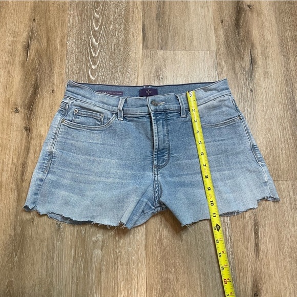 NYJD Cutt Off Shorts Size 6 Jeans Womens Blue Denim Cotton Flat Front Light Blue - Picture 9 of 14